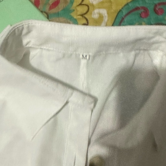 NWOT! 🤩NEW, NEW, NEW!🤩 the very versatile, white oversize jumpsuit size medium - Picture 2 of 3